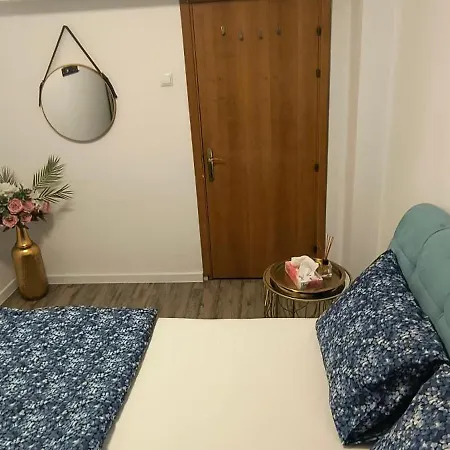 Central 4 Bedrooms 6 Beds In University Square 5 Min To Old Town For 12 Ppl Bucharest