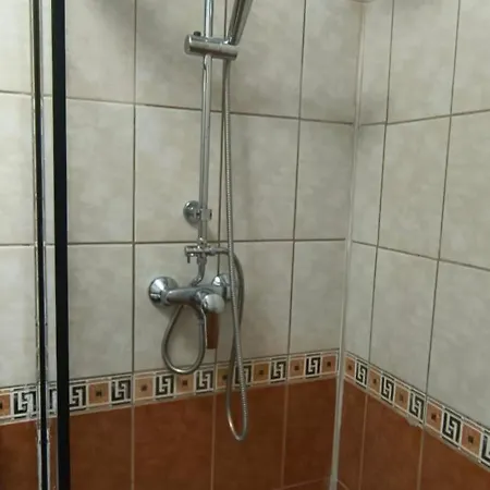 Central 4 Bedrooms 6 Beds In University Square 5 Min To Old Town For 12 Ppl Apartment Bucharest