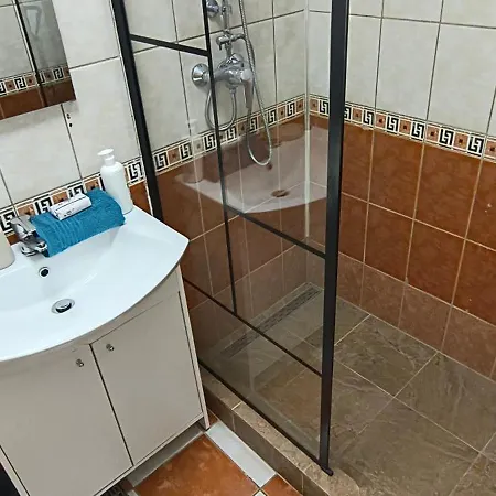 Central 4 Bedrooms 6 Beds In University Square 5 Min To Old Town For 12 Ppl Bucharest