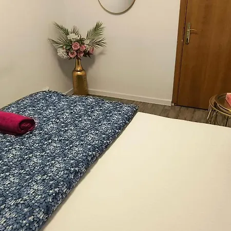 Central 4 Bedrooms 6 Beds In University Square 5 Min To Old Town For 12 Ppl Apartment Bucharest