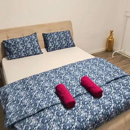 Apartment Central 4 Bedrooms 6 Beds In University Square 5 Min To Old Town For 12 Ppl Bucharest