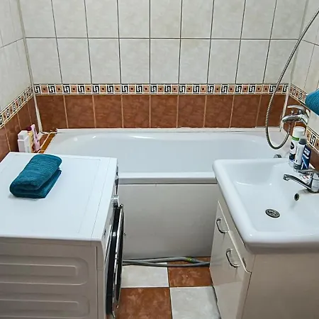 Central 4 Bedrooms 6 Beds In University Square 5 Min To Old Town For 12 Ppl Bucharest